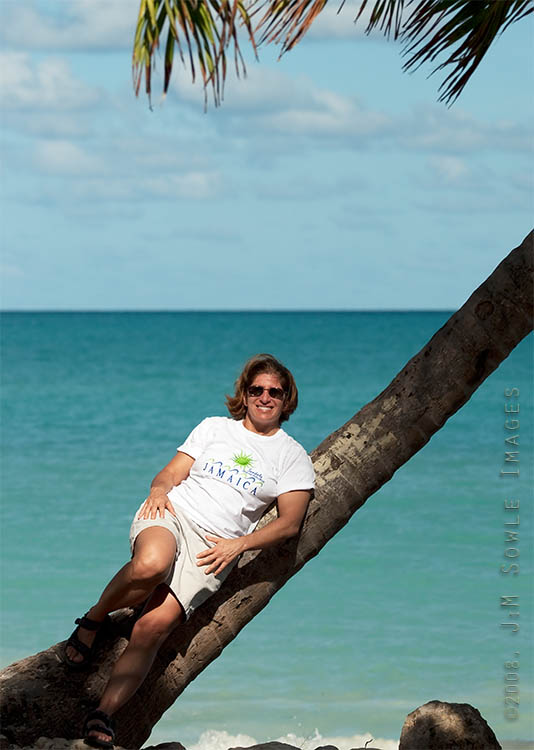 _JMS1239.jpg - The beach here was extremely clean, and a joy to walk (especially in between cruise ships).