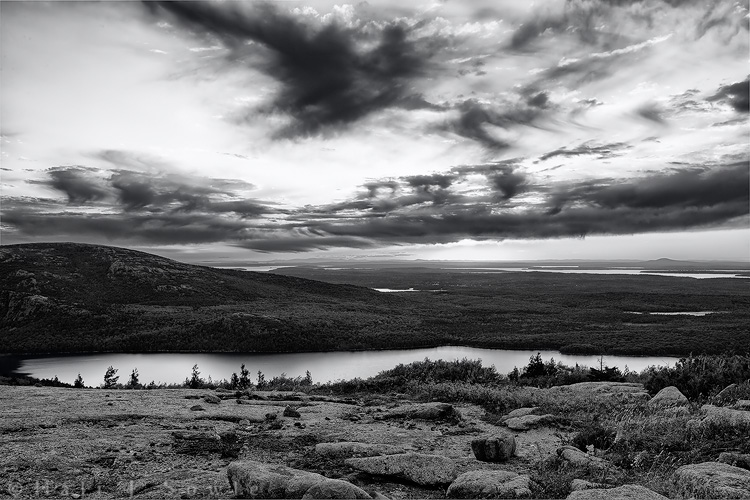 2011-09-18-AcadiaNP-10102-03BlendSEP2_750.jpg - The sun was beginning to drop low -- just like the temperature on this cool autumn afternoon.