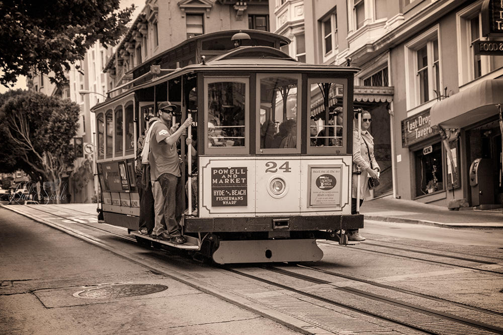 2015_05_California-10894-Edit1000.jpg - What's a trip to San Francisco without a ride on a street car or a picture of people riding on a stret car?