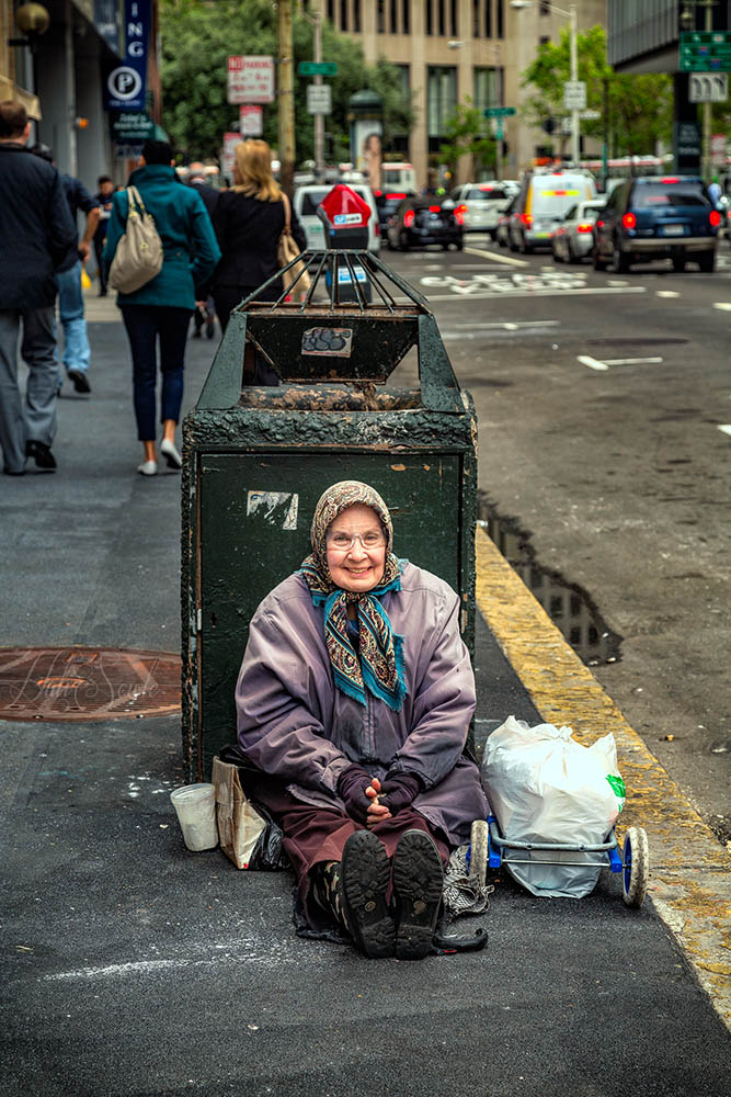2015_05_California-10936-Edit1000.jpg - We couldn't hlep but feel bad for this older woman who just sat there and smiled for us when she saw us take her picture.