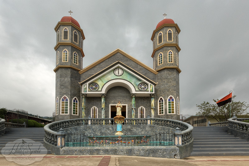 CostaRica_129.JPG - The outside of the beautiful church in Zarcero.