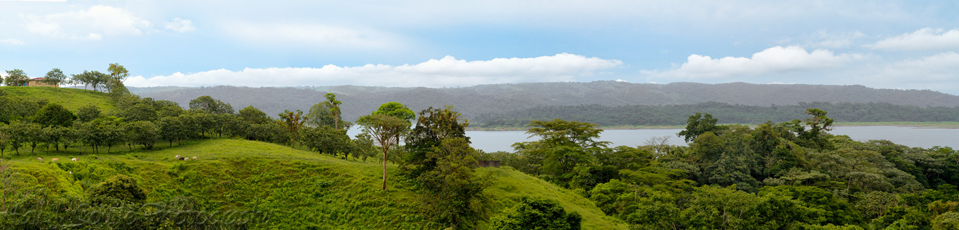 CostaRica_68.JPG - A panoramic of lake Arenal.