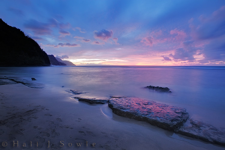 2009_09_27_Hawaii_Lihue-175-8Fused.jpg - From Ke'e Beach 20 minutes after sunset.  This was some of the most beautiful post sunset color I've ever seen