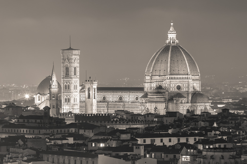 2017_09_10_Italy-10327-Edit1000.jpg - We took another walk up to Piazzle Michelangelo the second night we were in Florence.  There weather wasn't nearly as nice as the night before, it was misting and you couldn't see the hills behind the Cattedrale di Santa Maria del Fiore but it was still a beautiful sight.