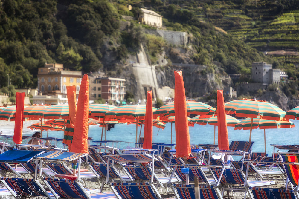 2017_09_19_Italy-10045-Edit1000.jpg - The beach at Monterrosso al Mare.  Monterrosso  had the only real "beach" area of all the Cinque Terre.  It was also the only town we went to that had actual hotels.