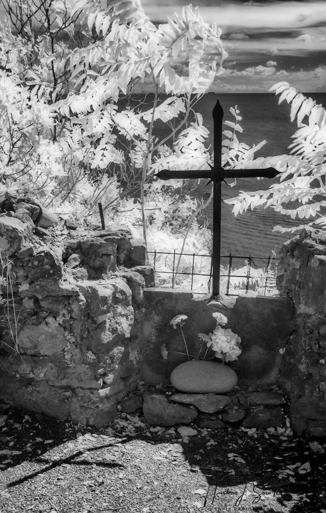 2017_09_19_Italy-10276-Edit1000.jpg - Cemetery on the hill, Monterosso al Mare.  Infrared.