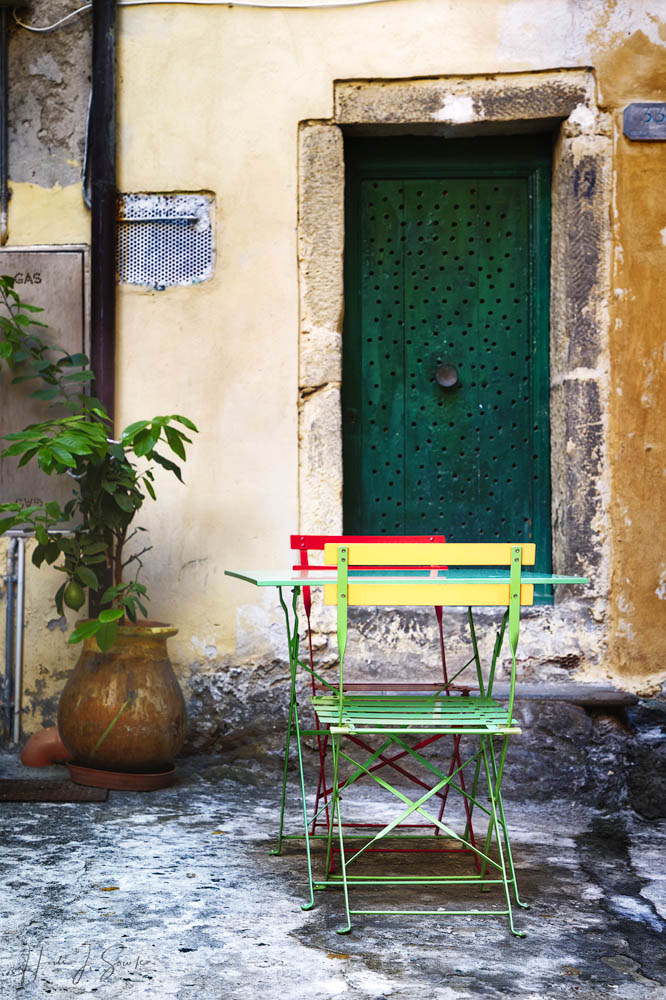 2017_09_20_Italy-10079_DxO_Edit1000.jpg - Side street, Riomaggiore.