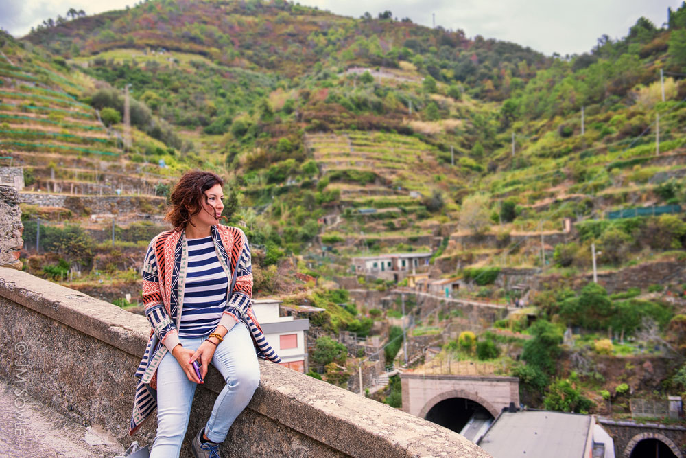 _JMS2080.jpg - I'm not sure if this person was a tourist or a local, but she was very nice about letting us include her in our pictures. Riomaggiore.