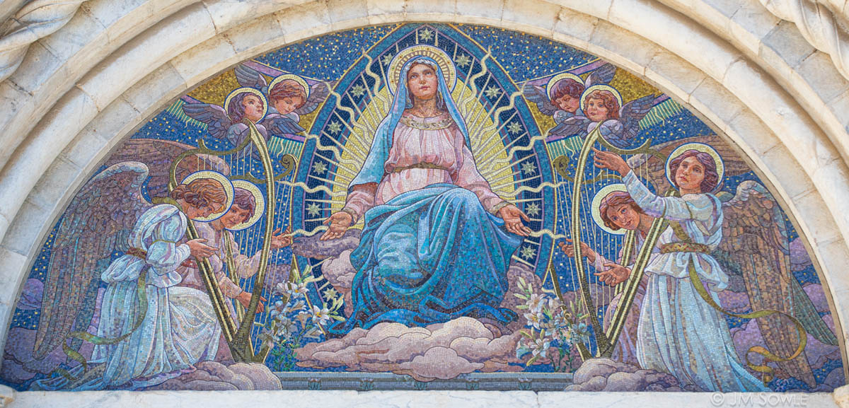 _JMS2916.jpg - Sarzana Cathedral (basilica cattedrale di santa maria assunta). A pretty church, but don't visit Sarzana if you have a choice.