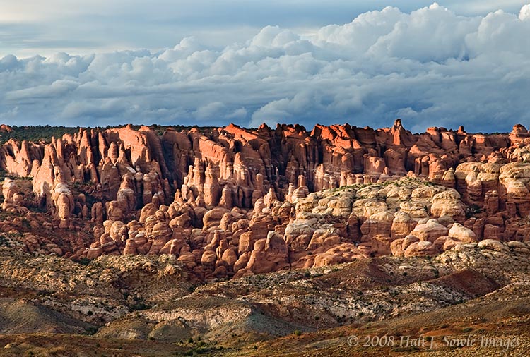 2008_08_31_Moab_0681.jpg - Sandstone hodoo's and fins from the park road headed up towards Delicate arch