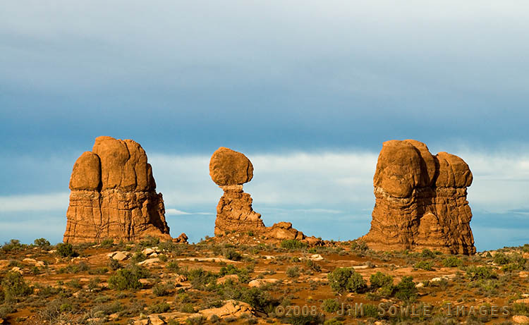 _JMS0094.jpg - A late afternoon view of Balanced Rock.  This formation is usually photographed from a different perspective, and it really doesn't look very 'balanced' from this angle.