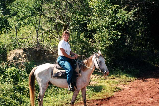 HaliOnHorse2