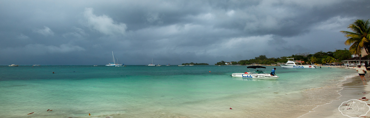 2014_01_SandalsNegril-10773-74Pano_Edit1000.jpg - Panoramic looking north along the 7 mile beach.