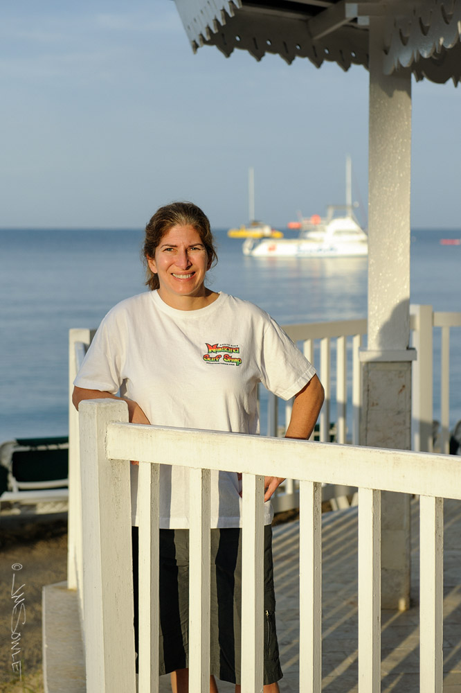 _JIM0340.jpg - Hali in the early morning light.