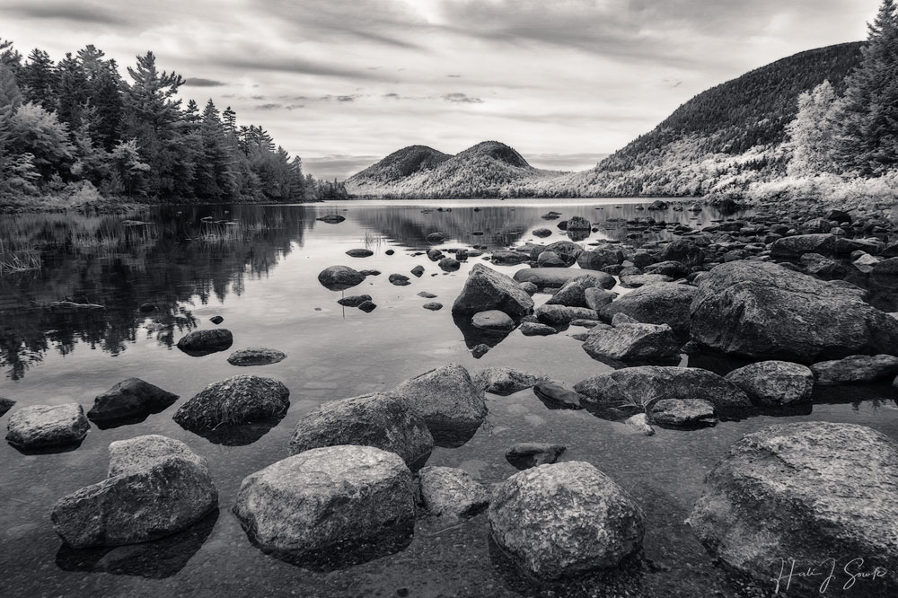 2018_09_Maine-10052-Edit1000.jpg - After hiking down off Champlain Mountain we took a little break and went off to Jordan pond.  It was pretty breezy but the south end of the pond with "The Bubbles" in the distance was relatively calm.