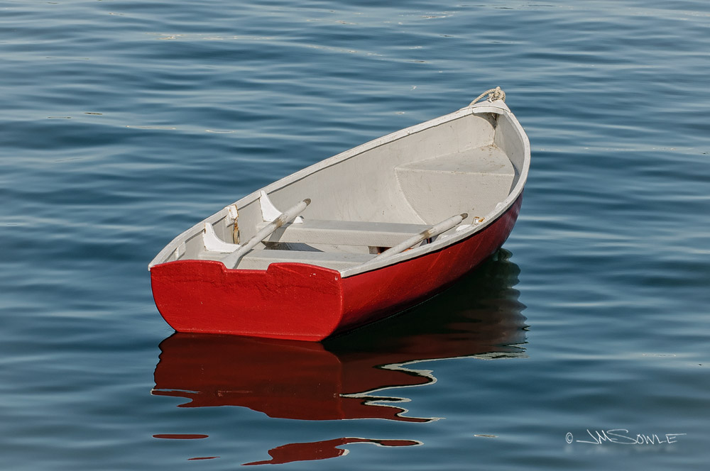 J04_RedRowboat.JPG - Just a little red rowboat in Stonington Harbor, Maine.