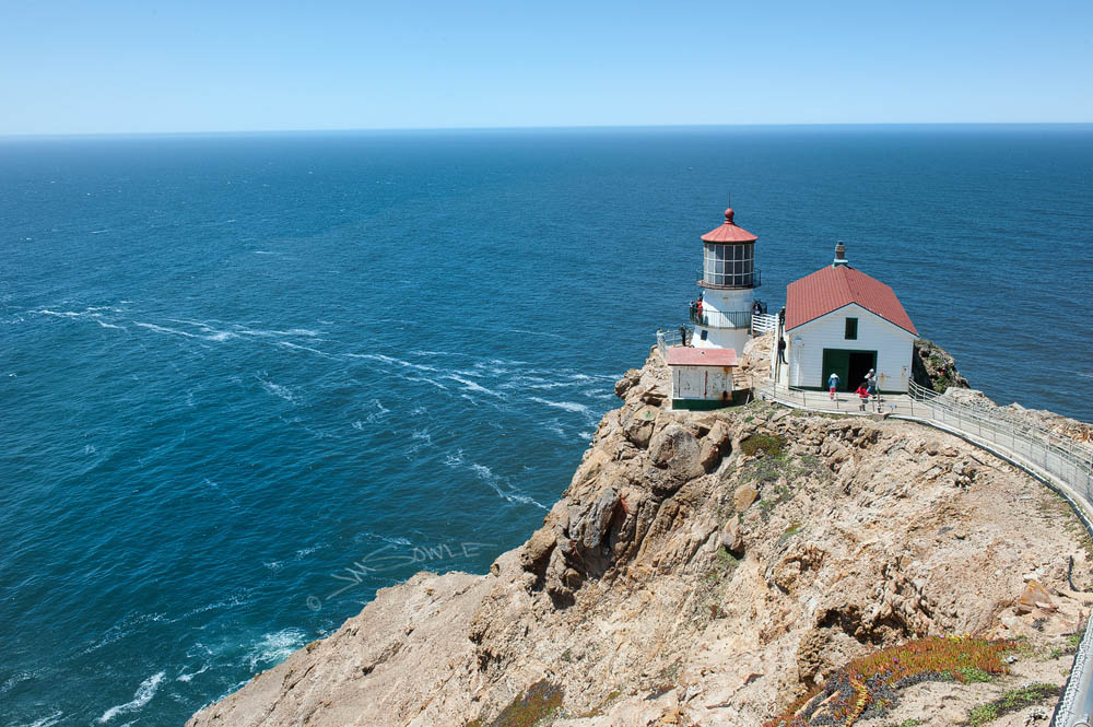 NorthCali2014_6.JPG - This view shows the steep cliff upon which the lighthouse resides.