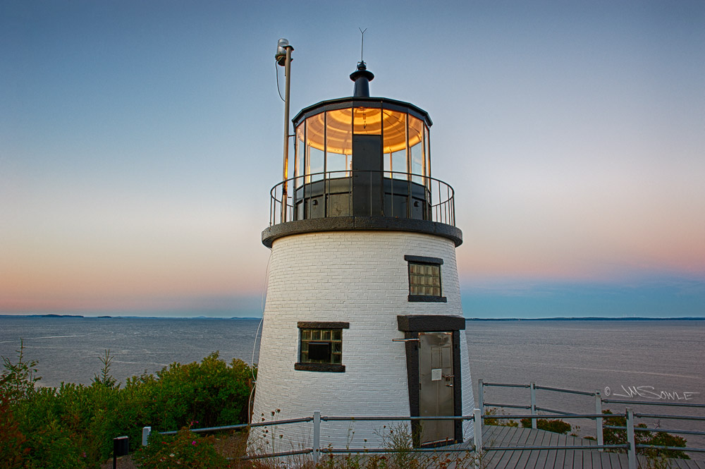 NovaScotia_90.JPG - Owl's head lighthouse just after sunset.  Owl's Head, Maine.