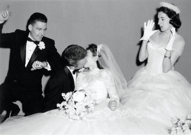 D03_WeddingKiss.jpg