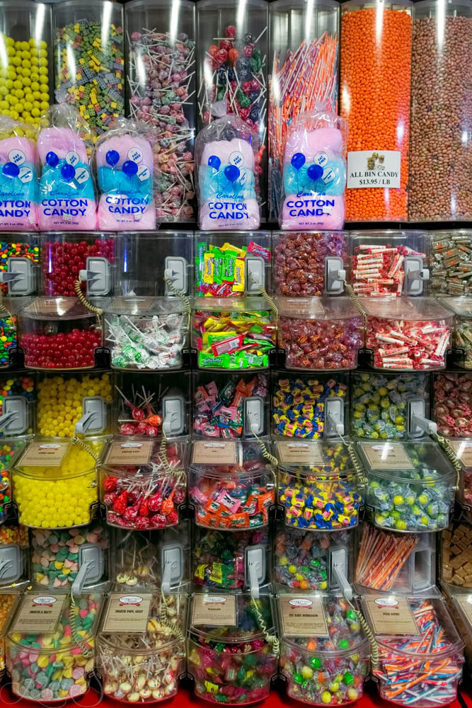 2016_06_Savannah_Charleston-10075-Edit1000.jpg - There was an amazing amount of candy of all types at River Street Sweets.  This was just one small section of a long wall.