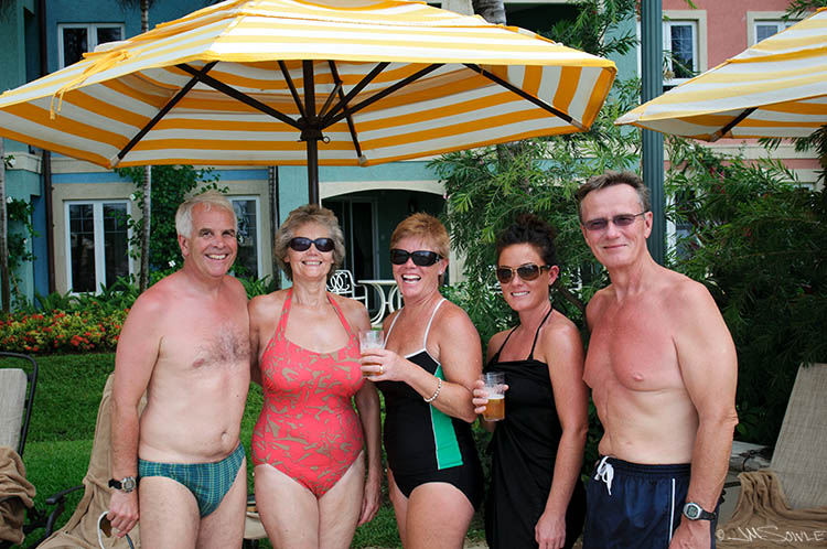 _MIK1223.jpg - A group photo of some of our Friends from the Dutch pool.  Cliff and Carol, then Chris and Bill with their daughter in between (the son in law was not around at the time).  All very nice folks that made for a very enjoyable stay!