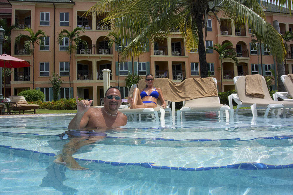 2014_09_SandalsWhitehouse-11195_Edit1000.jpg - Vince and Donna enjoying themselves at the French Pool.