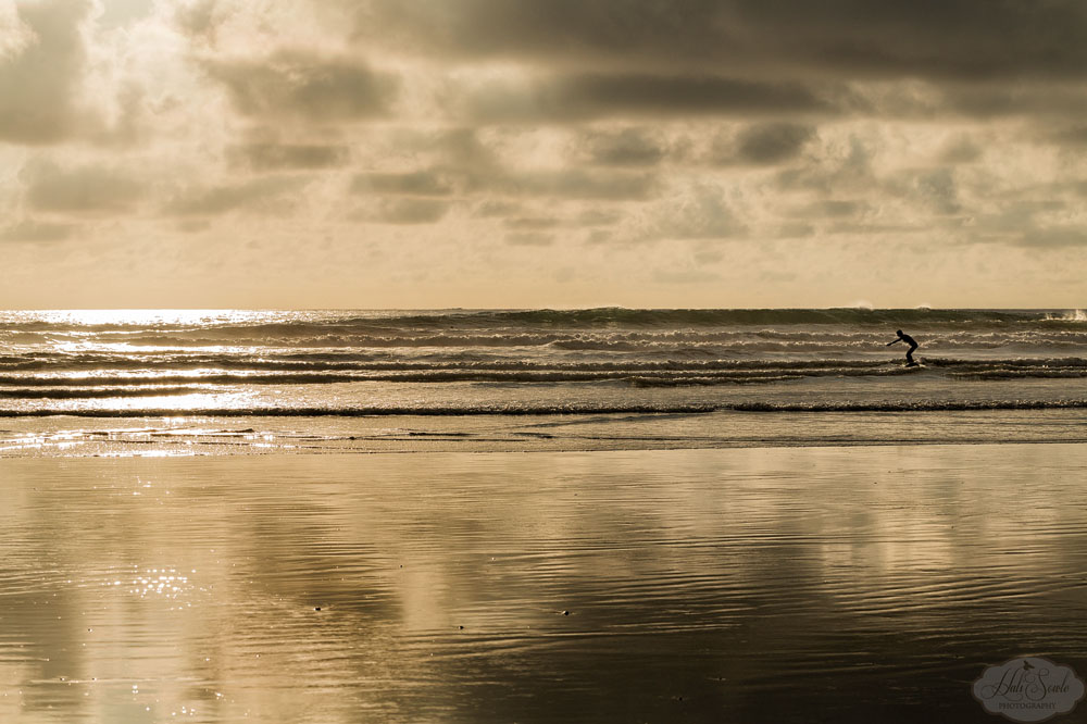 CostaRica2013_23A.jpg - Last surf session of the day, bringing it in.