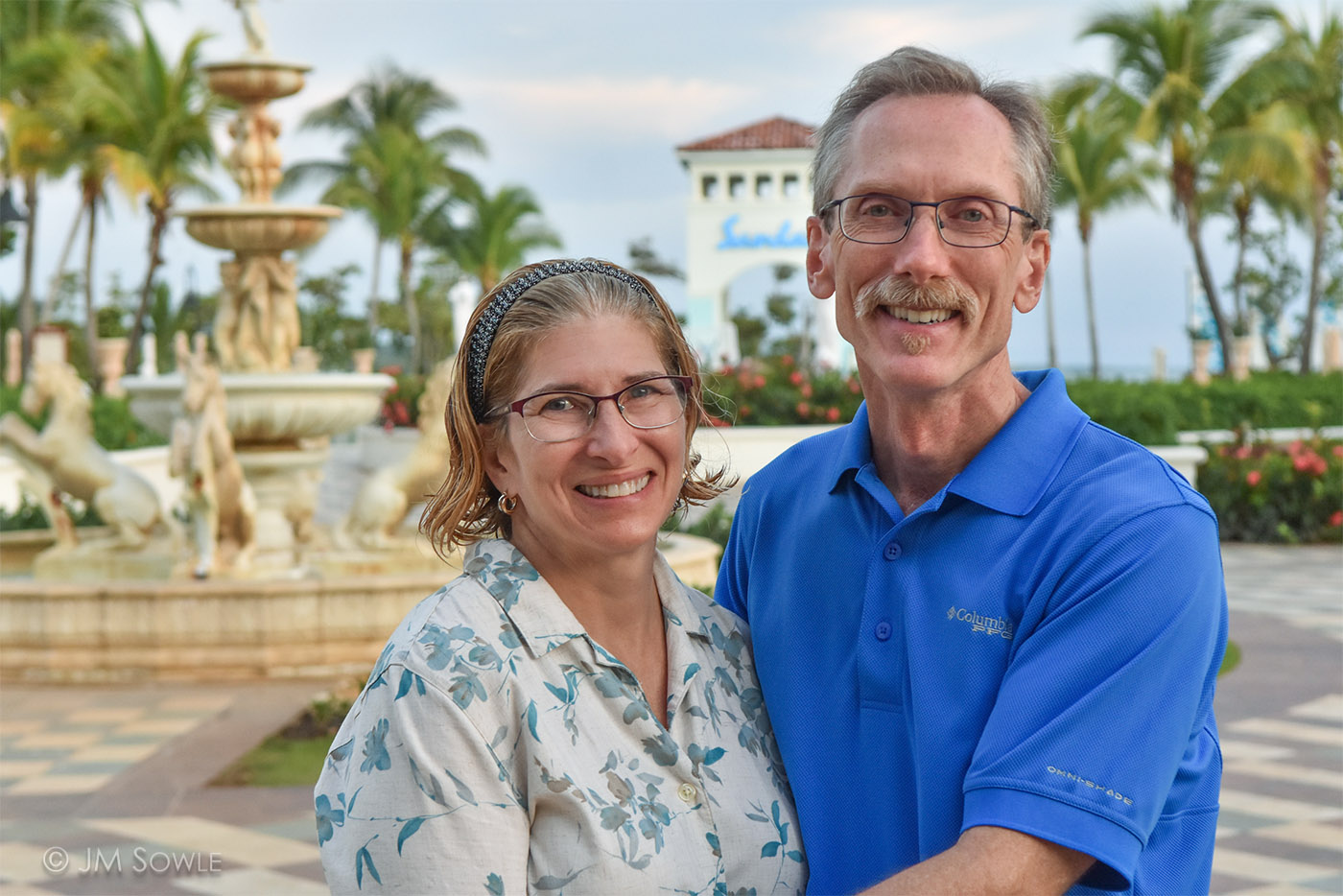 6417065Adj_1400.jpg - A photog shot of us in the main piazza.  The time stamp on this image is wrong.  The photog camera time settings were not consistent during this trip.  I suppose for most people they would never notice.